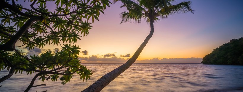 Beach by Jasper Boer on Unsplash: Unhoneymooners by Christina Lauren (The Modest Reader)